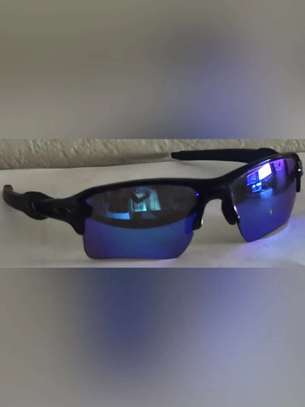 Oakley Men's Matte Black Frame Sunglasses with Blue Mirrored Lense